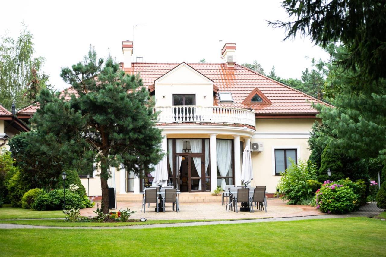 Dwor Konstancin Hotel Exterior photo